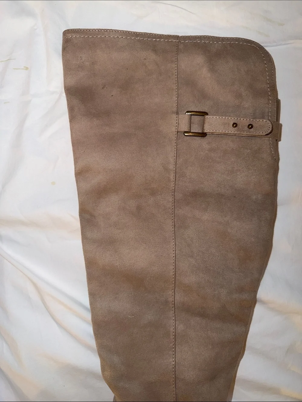 Women’s 8 Knee-High Suede Boots in Taupe with Low Block Heel